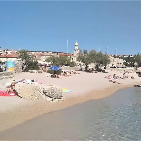 Affordable Almira With Shared Kitchen Apartment Krk Town