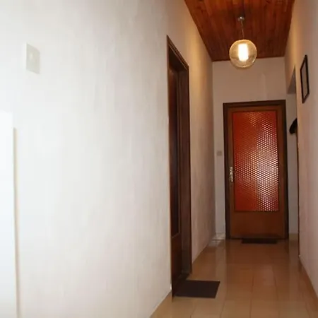 Apartment Affordable Almira With Shared Kitchen