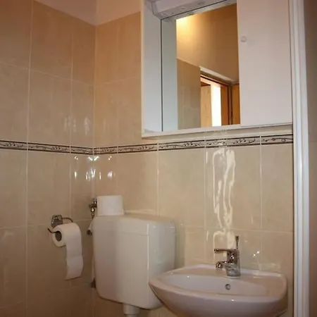 Affordable Almira With Shared Kitchen Apartment