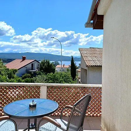 Affordable Almira With Shared Kitchen Apartment Krk Town
