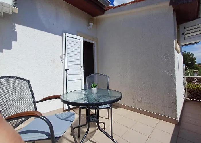 Διαμέρισμα Affordable Almira With Shared Kitchen *