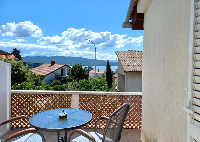 Affordable Almira With Shared Kitchen Διαμέρισμα Krk Town