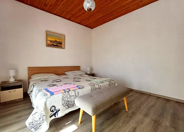 Affordable Almira With Shared Kitchen Διαμέρισμα *
