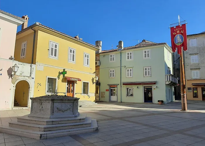 Affordable Almira With Shared Kitchen Krk Town