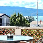 Affordable Almira With Shared Kitchen Krk Town