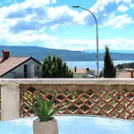 Affordable Almira With Shared Kitchen Krk Town