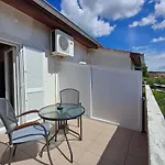 Affordable Almira With Shared Kitchen Krk Town