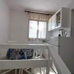 Affordable Almira With Shared Kitchen Krk Town