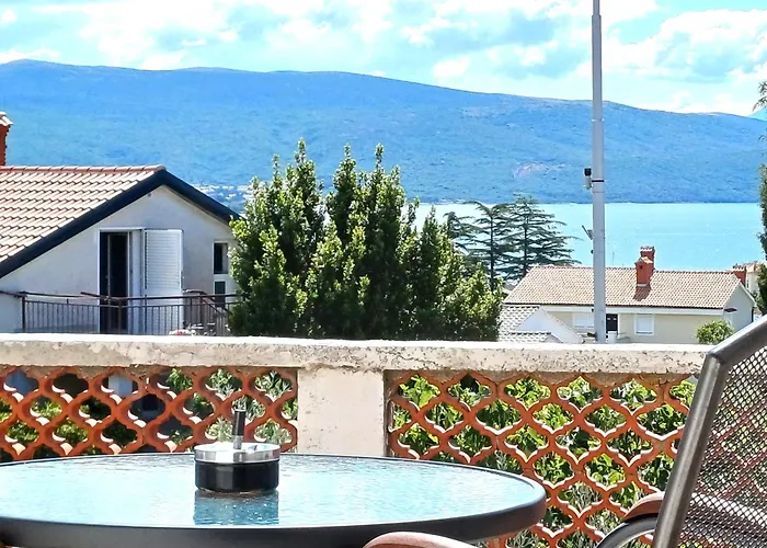 Affordable Almira With Shared Kitchen Krk Town