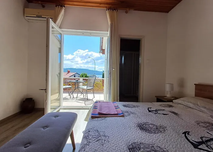 Affordable Almira With Shared Kitchen Apartmán *